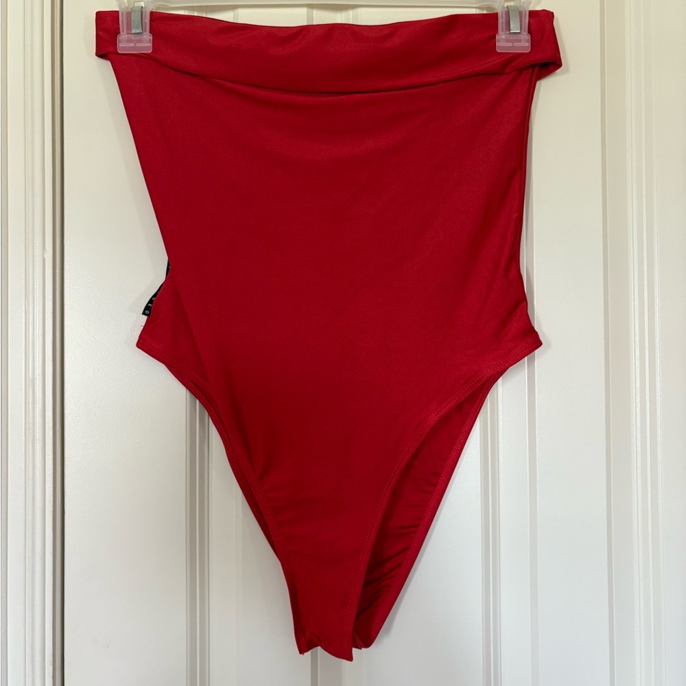 SHEIN Red Sleeveless Bodysuit